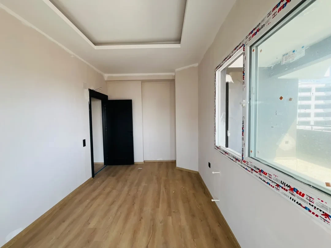 Tömük Marshall 3+1 yatak odası ve pencere