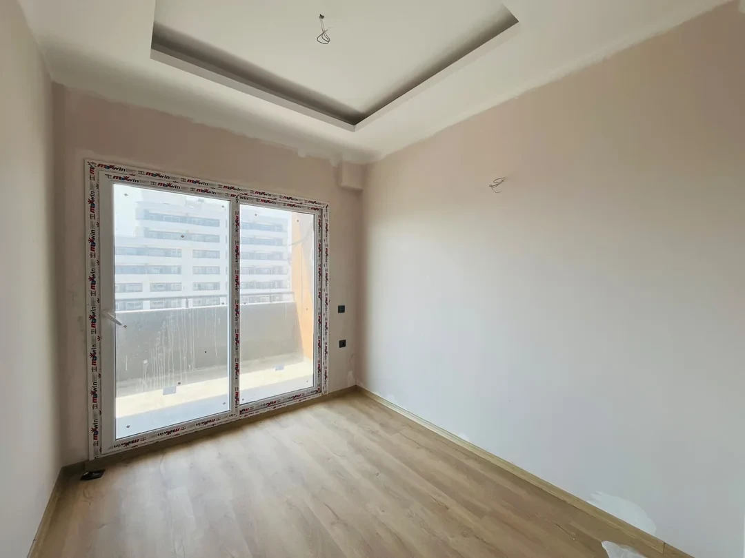 Tömük Marshall 3+1 oda ve balkon kapısı