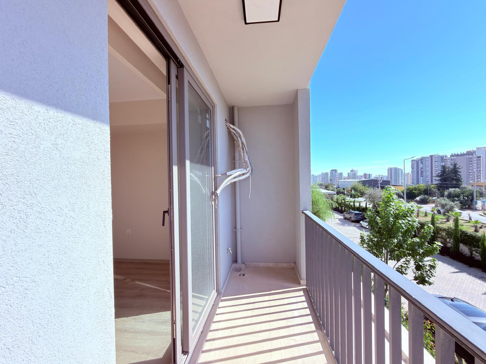 MB Verde Evleri normal kat yatak odasının balkon bağlantısı