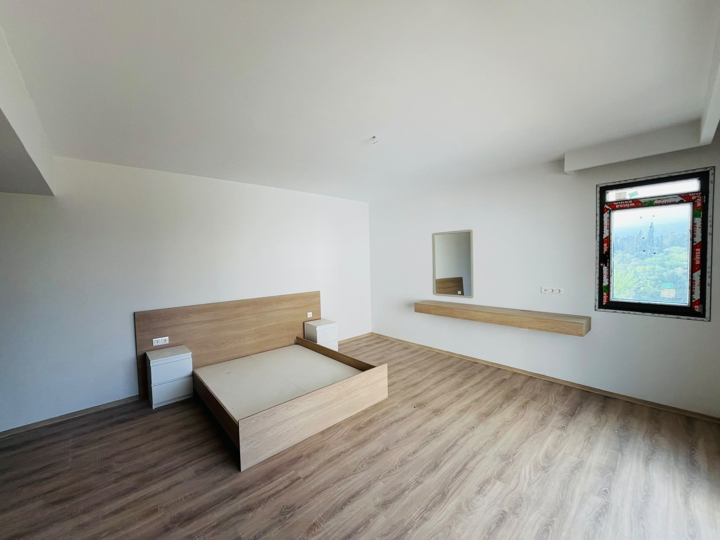 MB Azure Resort A Blok 1+0 stüdyo dairenin yatak ve yaşam alanı