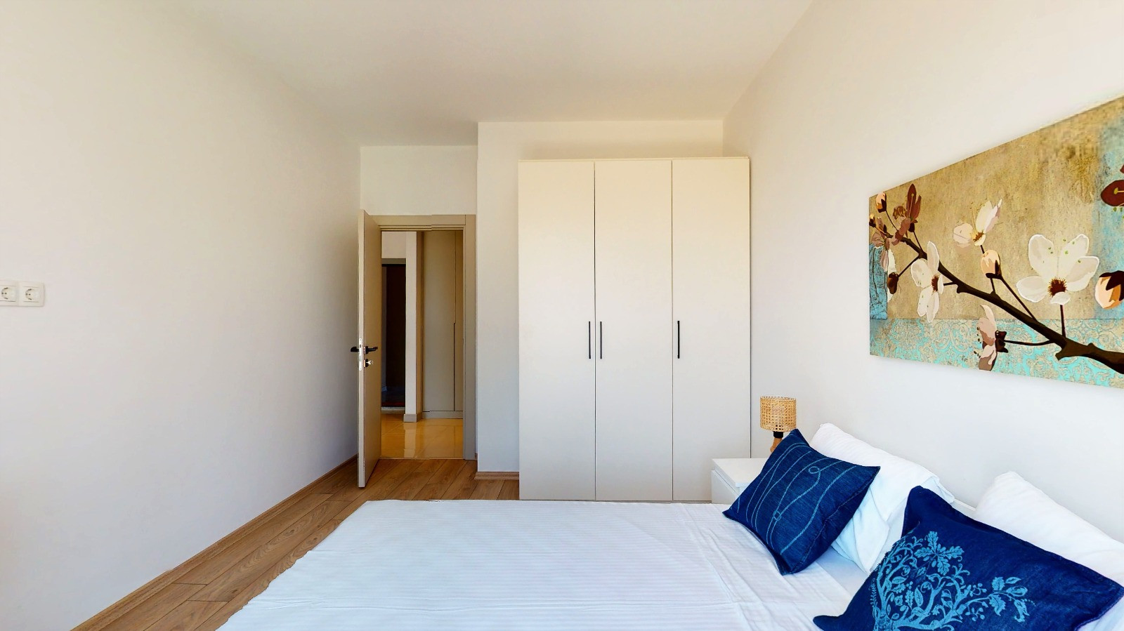 MB Nature Resort 1+1 – yatak odası ve gömme dolap