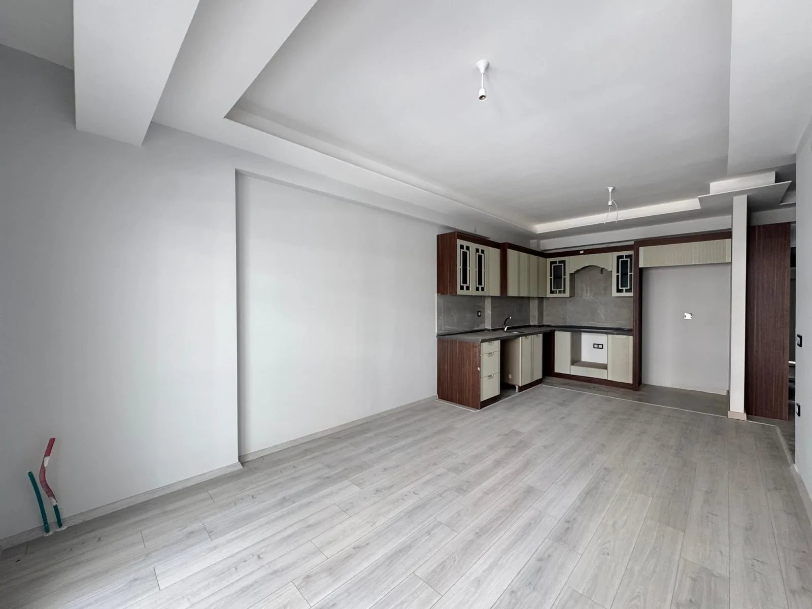 MNZ Mersina Lüx 1+1 daire salon ve açık mutfak