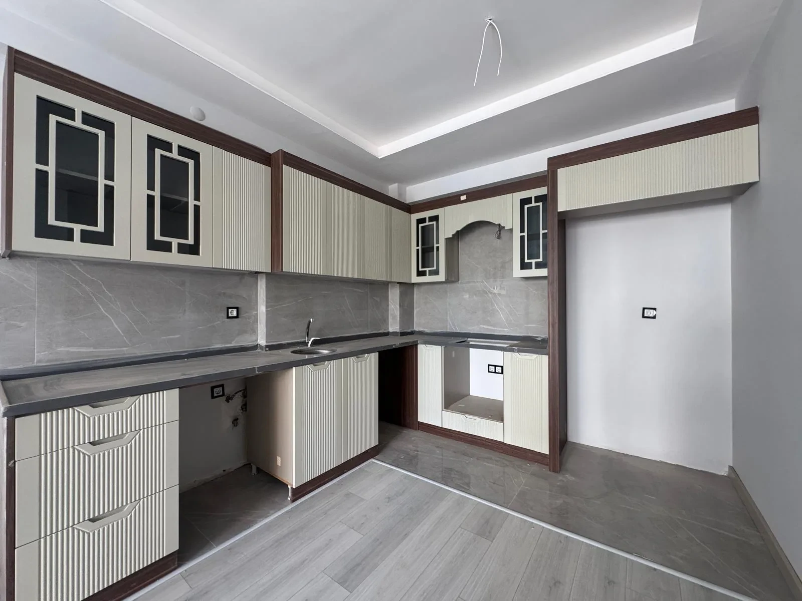 MNZ Mersina Lüx 1+1 daire açık mutfak