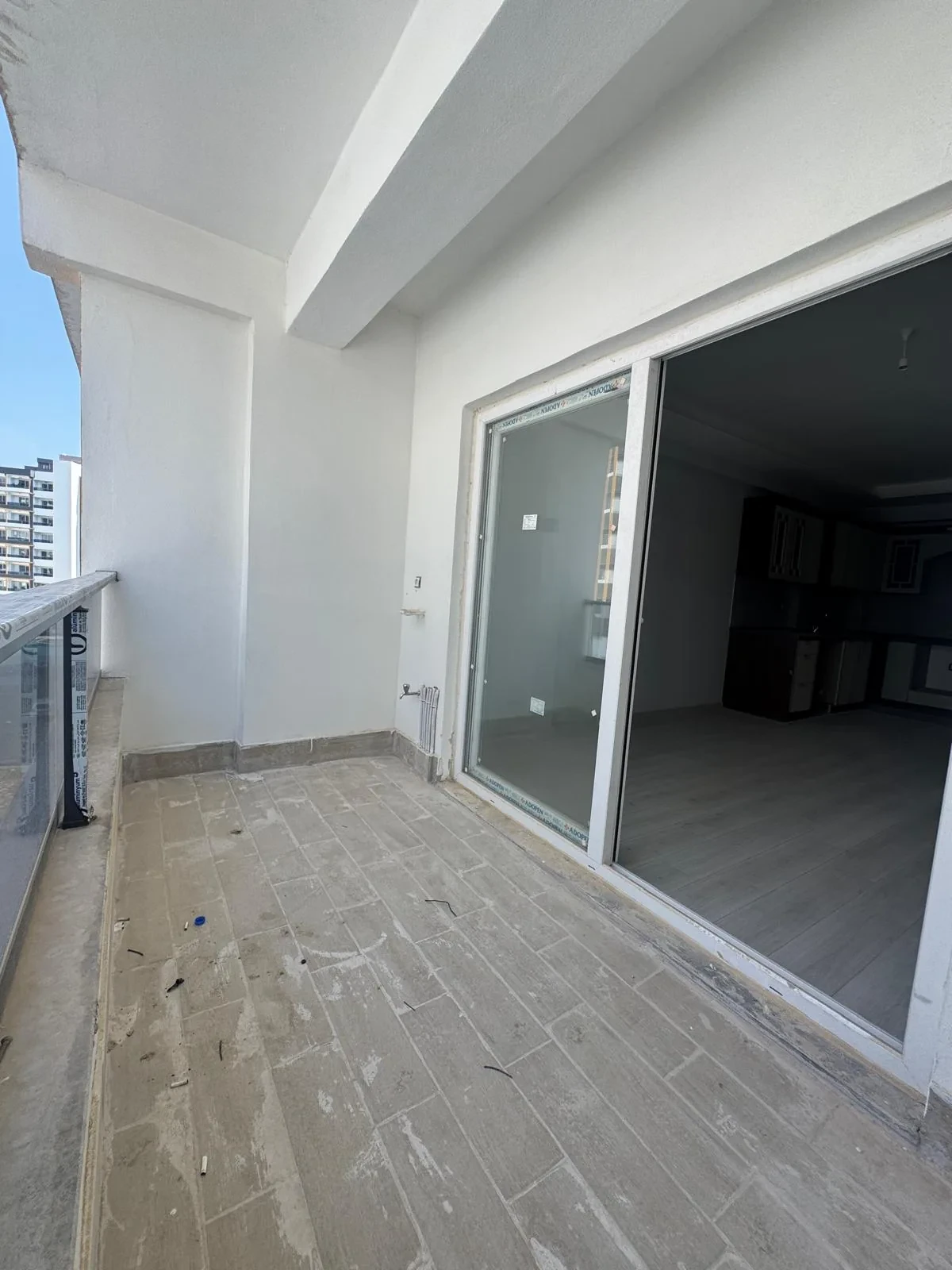 MNZ Mersina Lüx 1+1 daire balkon