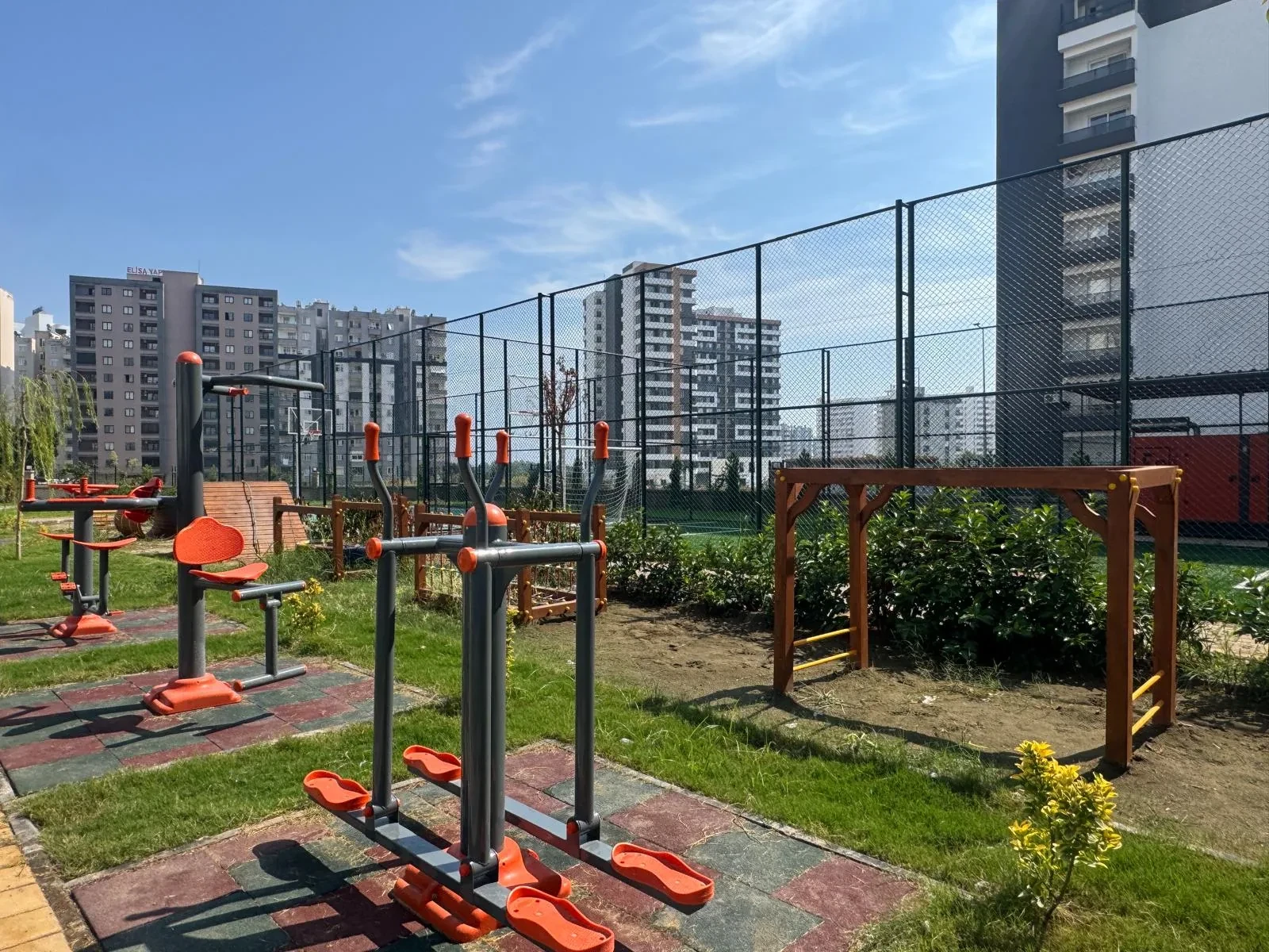 MNZ Mersina Lüx açık fitness alanı