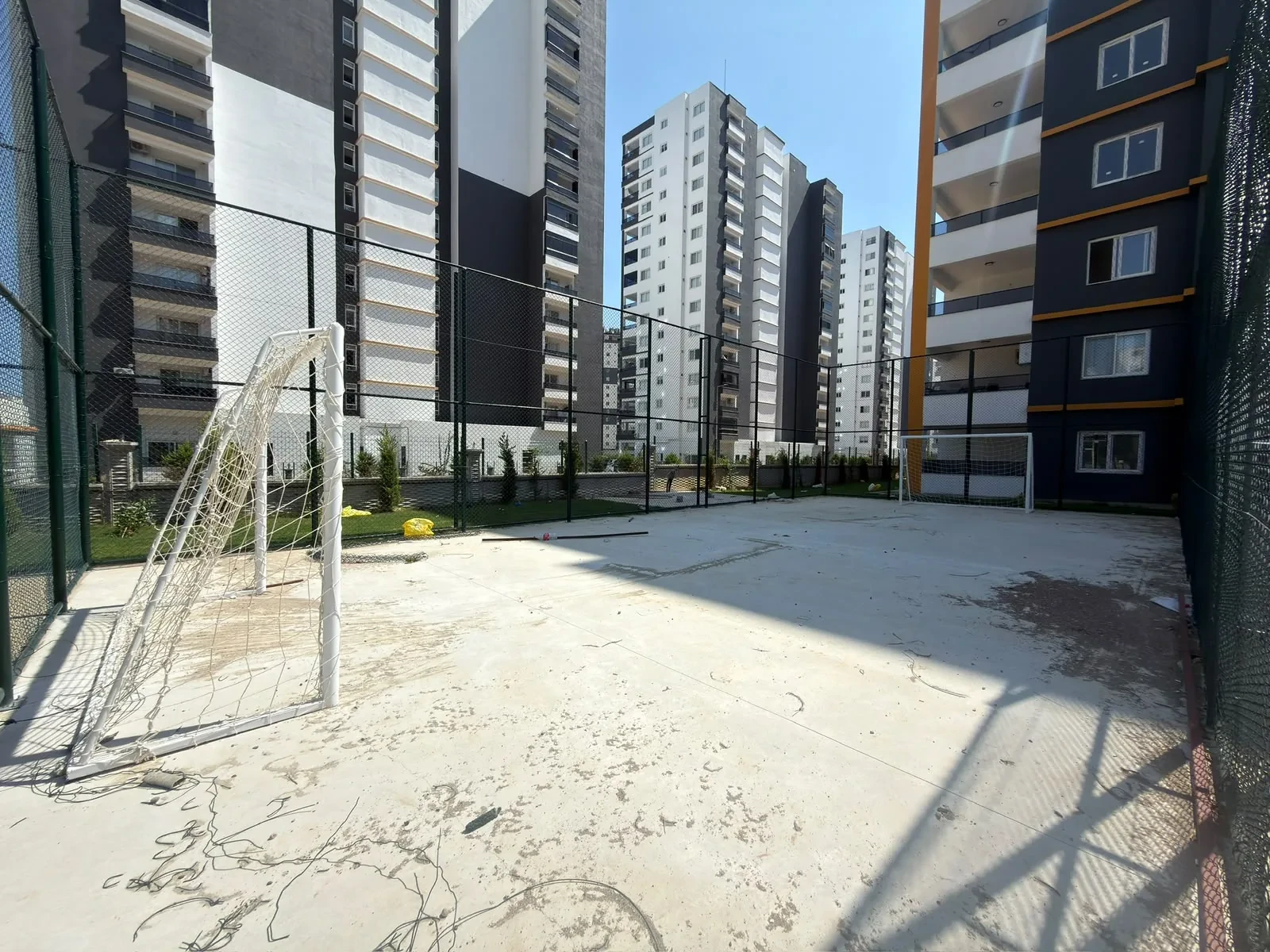 MNZ Mersina Lüx site içi yol