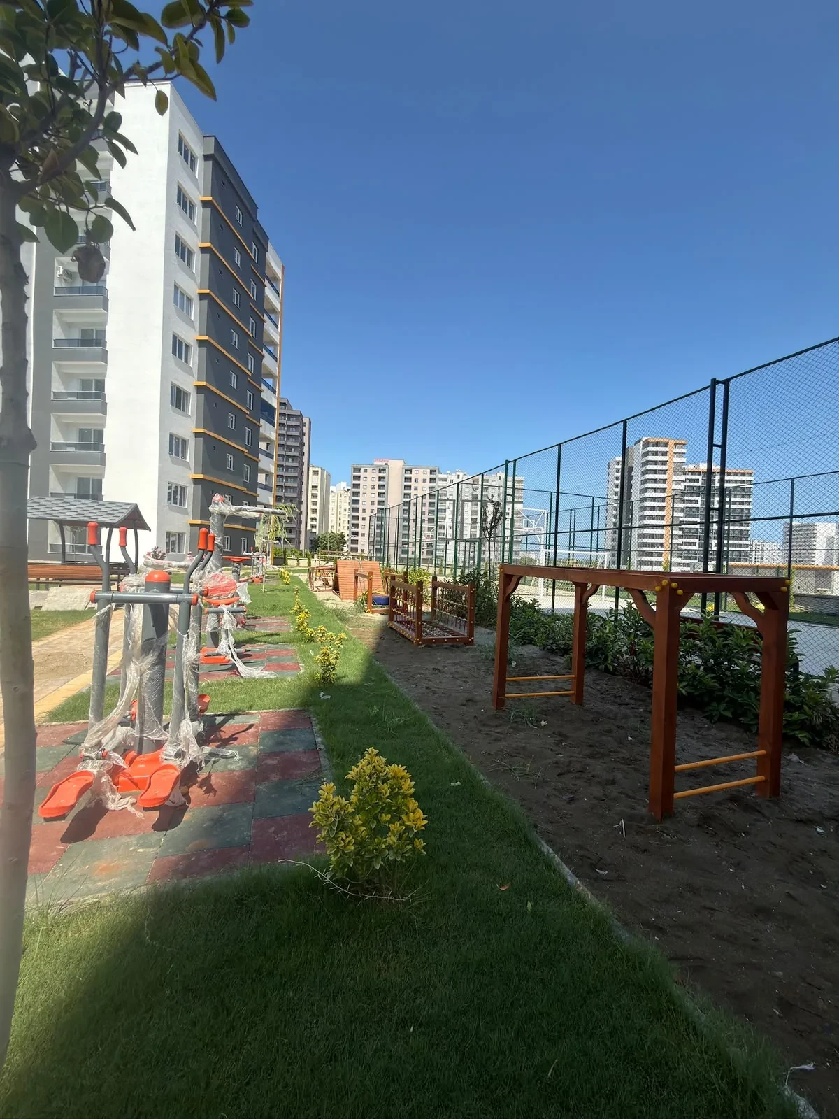 MNZ Mersina Lüx peyzaj ve spor alanı